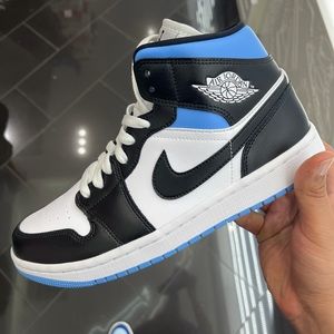 Jordan 1 Woman Size 9.5  Blue/black/white